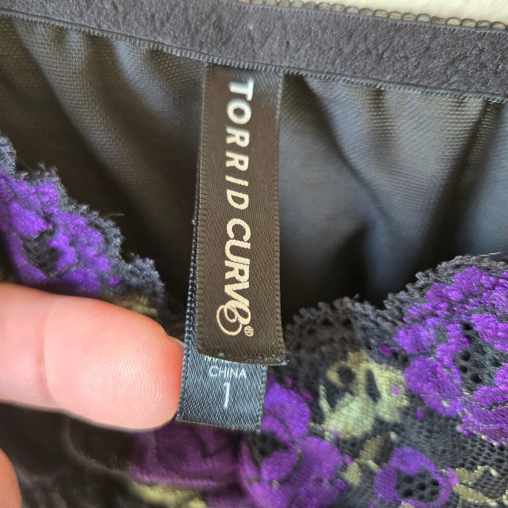 Torrid black mesh lace babydoll with purple and green floral embroidery Size 1 - Picture 3 of 3